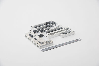 A5052　アルミ　切削加工　シールドケース　試作　量産　高品質　5面加工　複雑形状　マシングセンタ　24時間稼働　安定供給