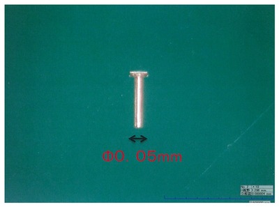 最小径０．０５mmの超微細ヘッダー加工品
